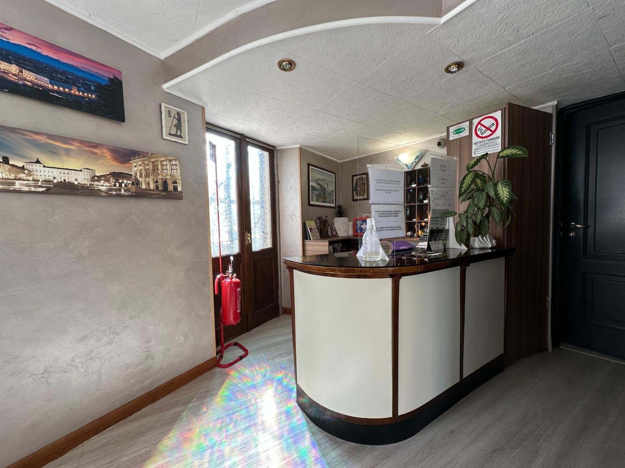 טורינו Hotel Rey מראה חיצוני תמונה